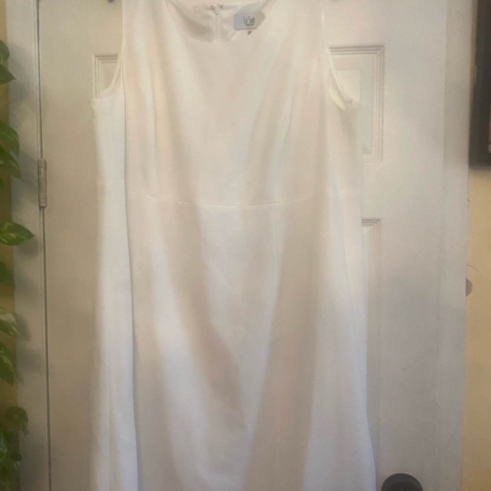 Le Suit Elegant White Dress